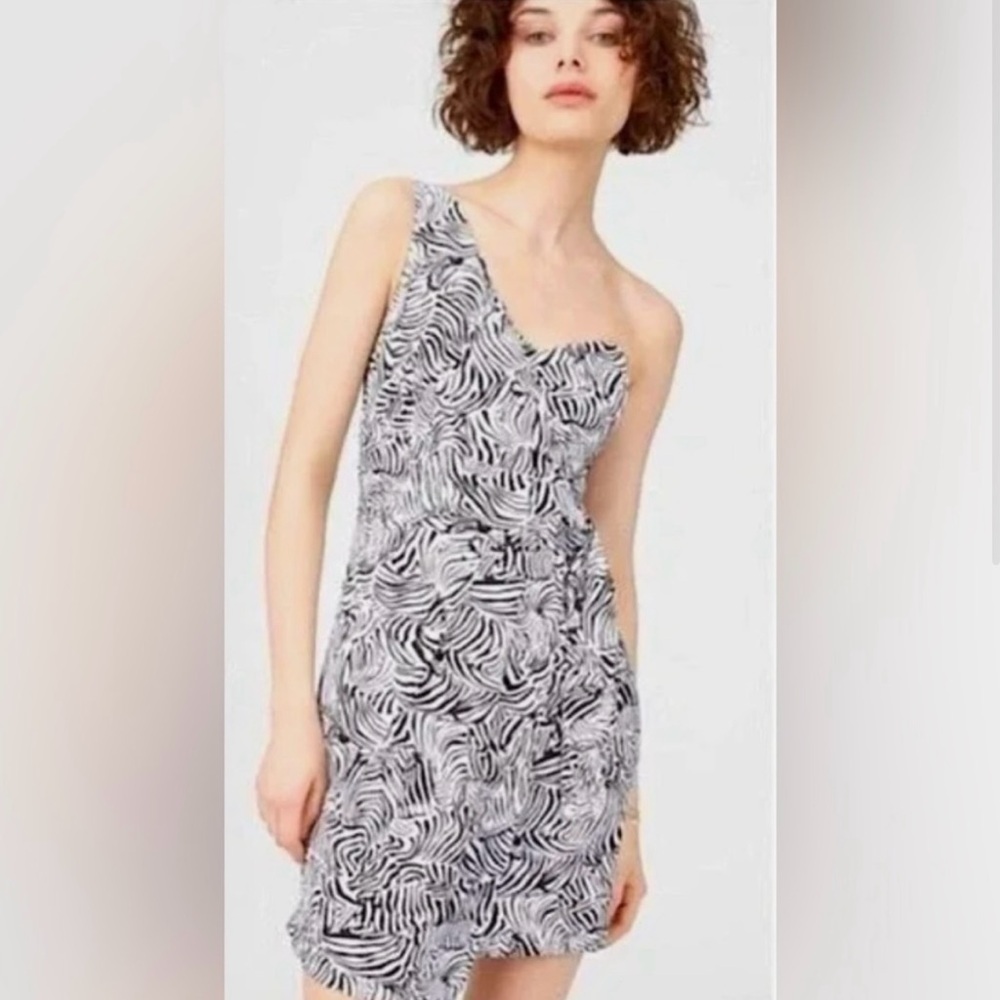 Club Monaco Stylish Black and White One-Shoulder Dress